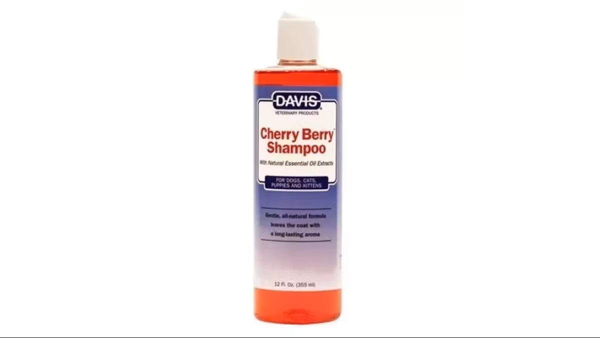 Sampon Davis Cherry Berry, cu extracte naturale de uleiuri esentiale, pentru caini si pisici, 355 ml